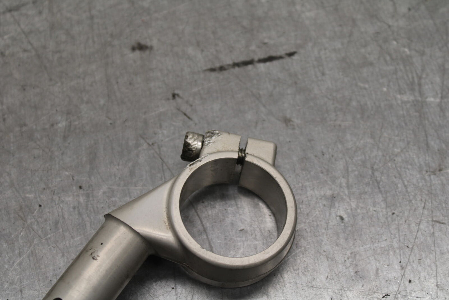 03-04 TRIUMPH DAYTONA 600 LEFT CLIP ON HANDLEBAR BB745