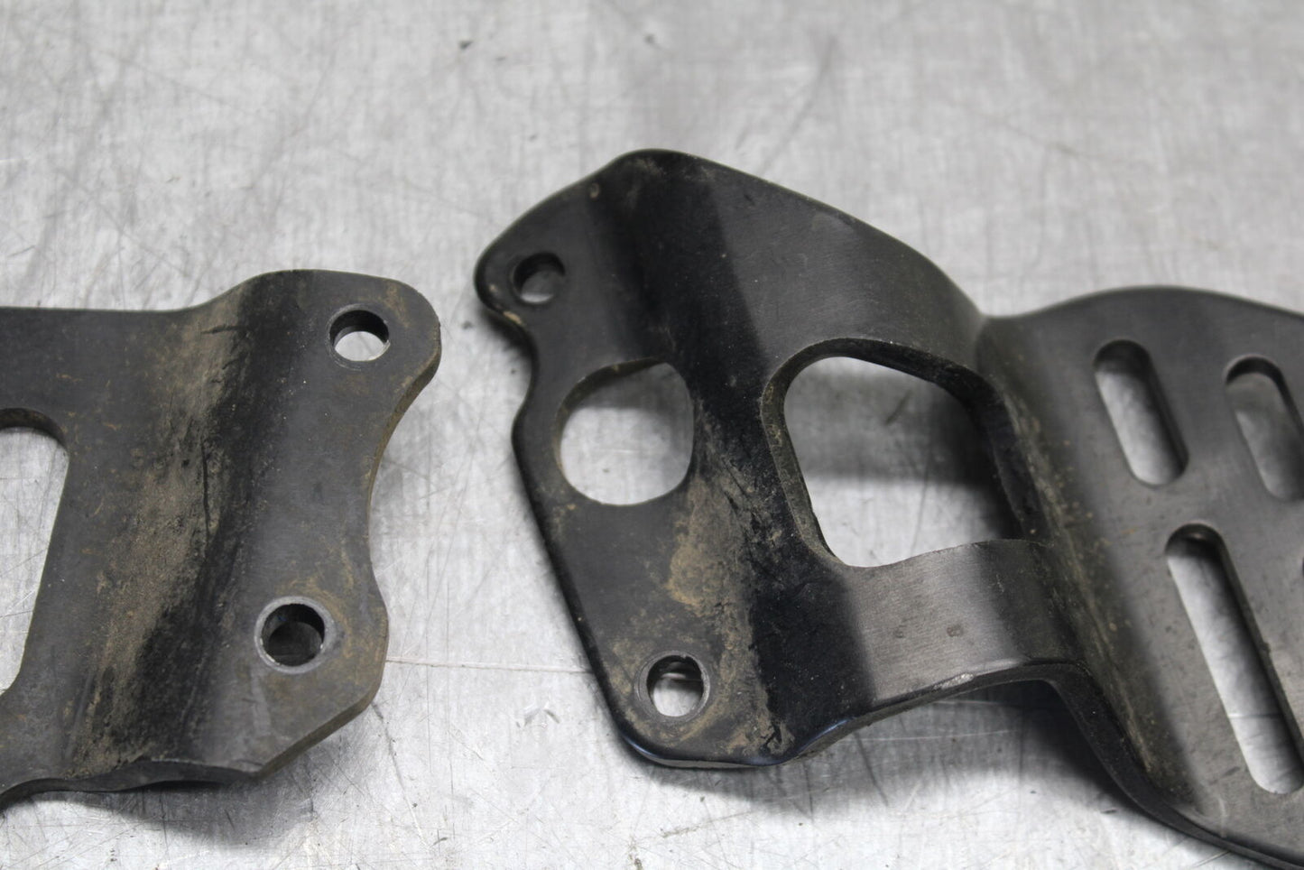 08-16 YAMAHA YZF R6 RIGHT & LEFT REARSET REAR SET HEEL GUARD COVER BB436