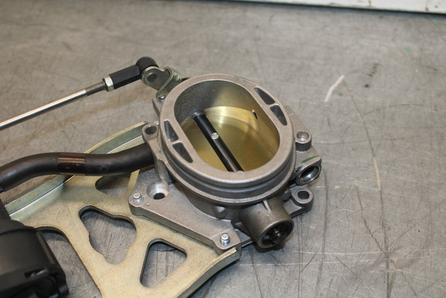 09-11 DUCATI 1198 THROTTLE BODIES BB705