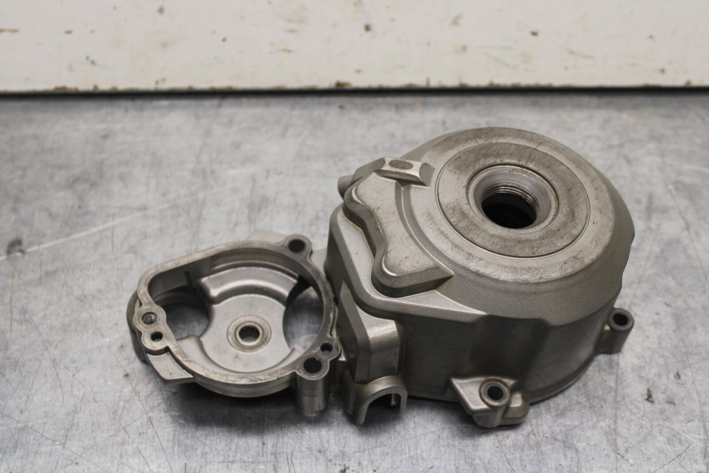 13 KTM 350 SXF ENGINE MOTOR STATOR GENERATOR MAGNETO COVER BB104
