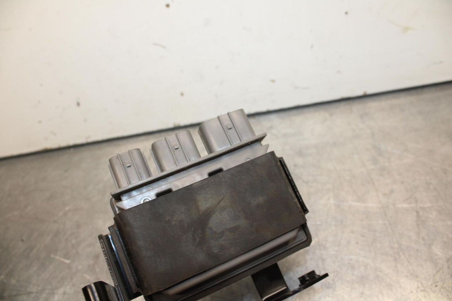 23-24 KAWASAKI ZX4R ZX 4RR ZX 4 RR ZX4 RR RELAY ASSEMBLY FUSE BOX BB610