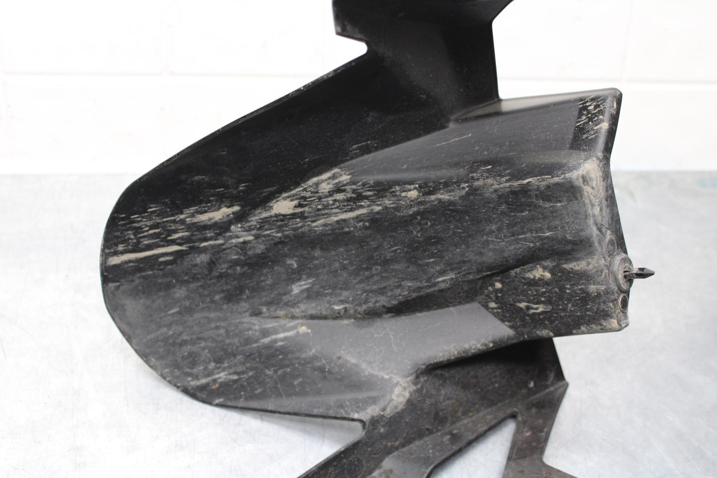 20 KAWASAKI Z400 ER400 ABS REAR BACK DRIVE CHAIN GUARD COVER SHIELD BB586