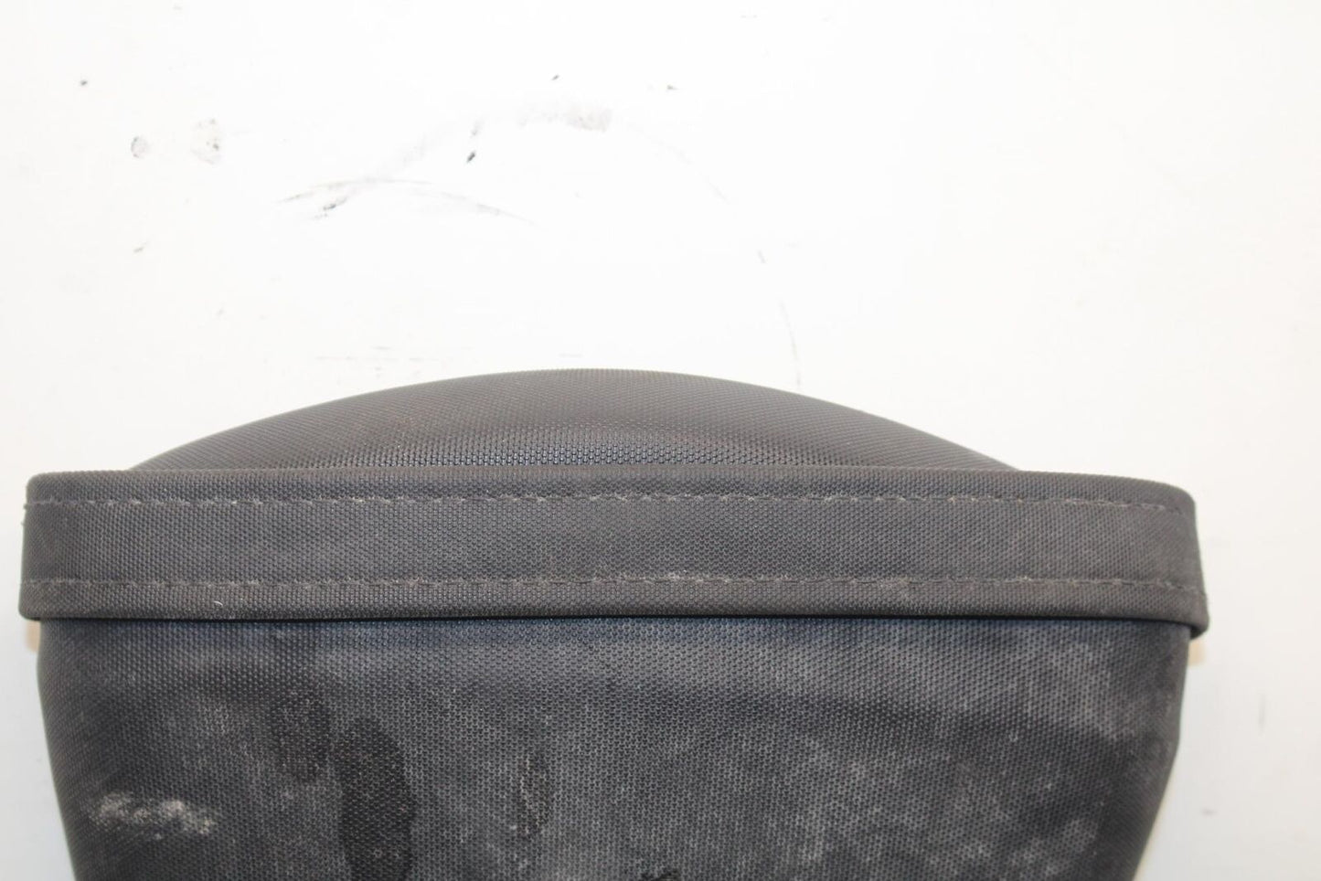 2011 Suzuki GSXR600 REAR BACK PASSENGER TANDEM SEAT PAD SADDLE PILLION BB605