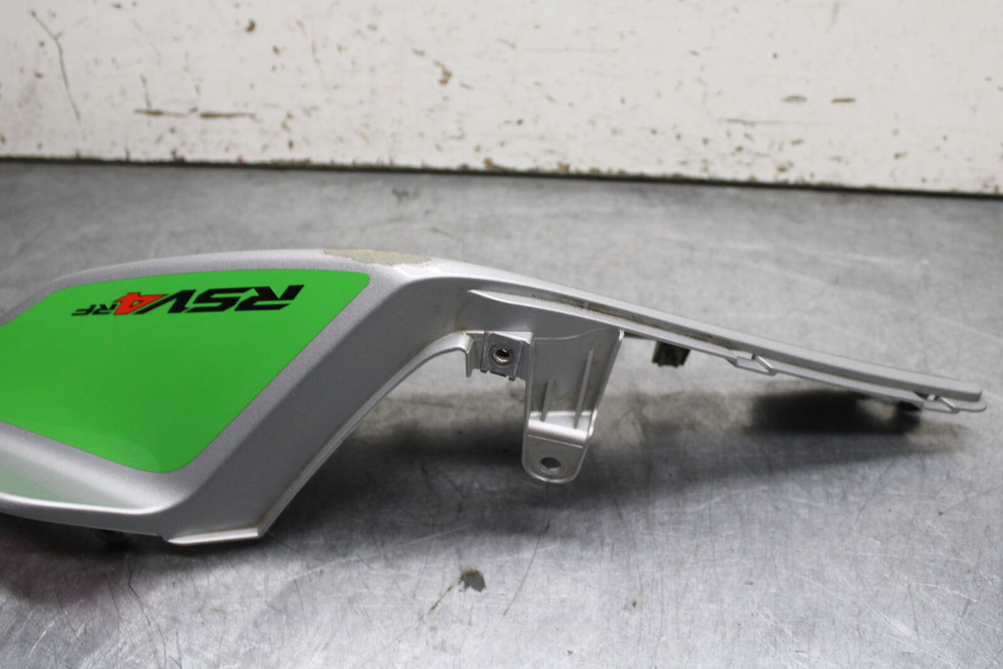 15-19 APRILIA RSV4 RF LEFT REAR BACK TAIL FAIRING COWL SHROUD BB611