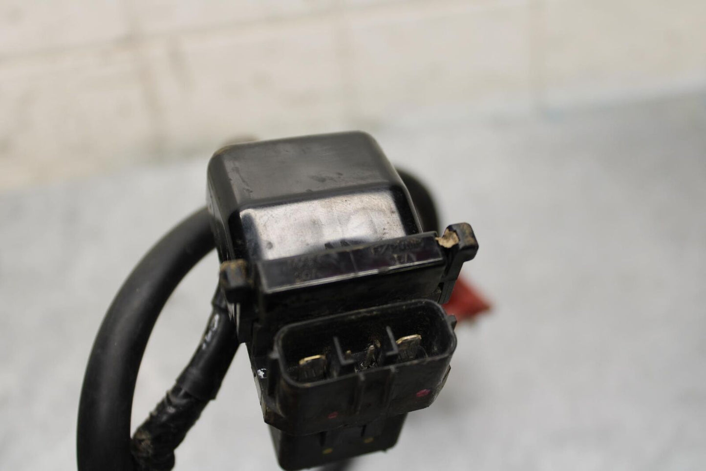 17 KAWASAKI Z900 ZR900 ENGINE STARTER RELAY STARTING MOTOR SWITCH BB549