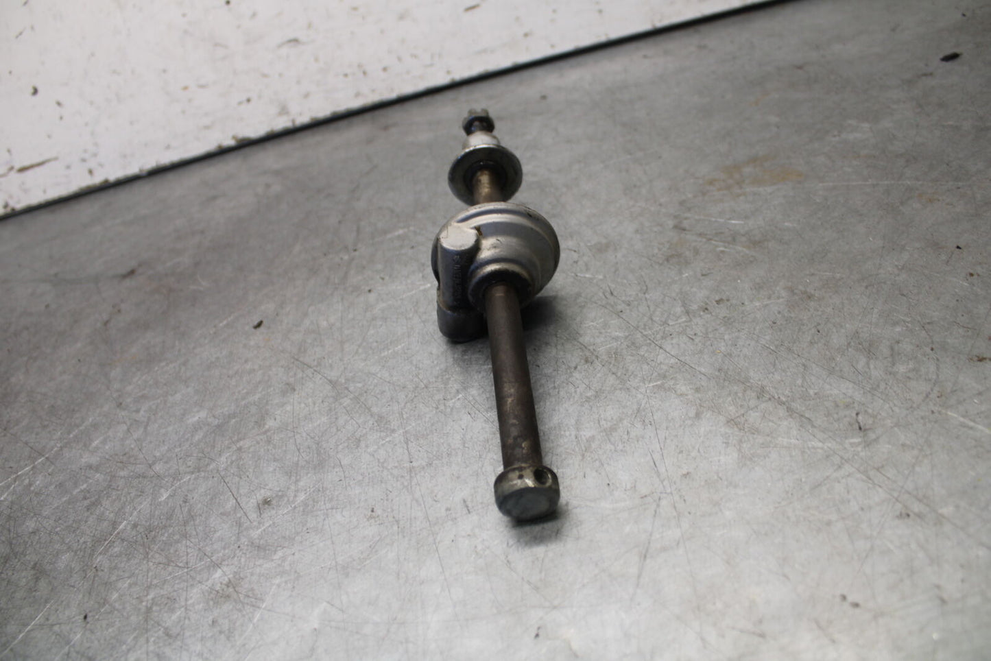 85-86 SUZUKI MADURA 1200 FRONT WHEEL RIM AXLE PIVOT BOLT BB691