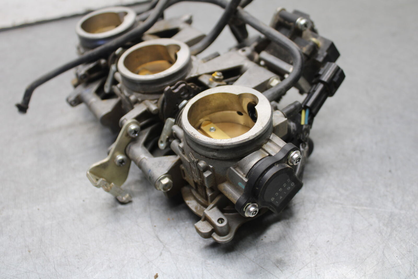 09-11 TRIUMPH DAYTONA 675 MAIN FUEL INJECTORS / THROTTLE BODIES BB652
