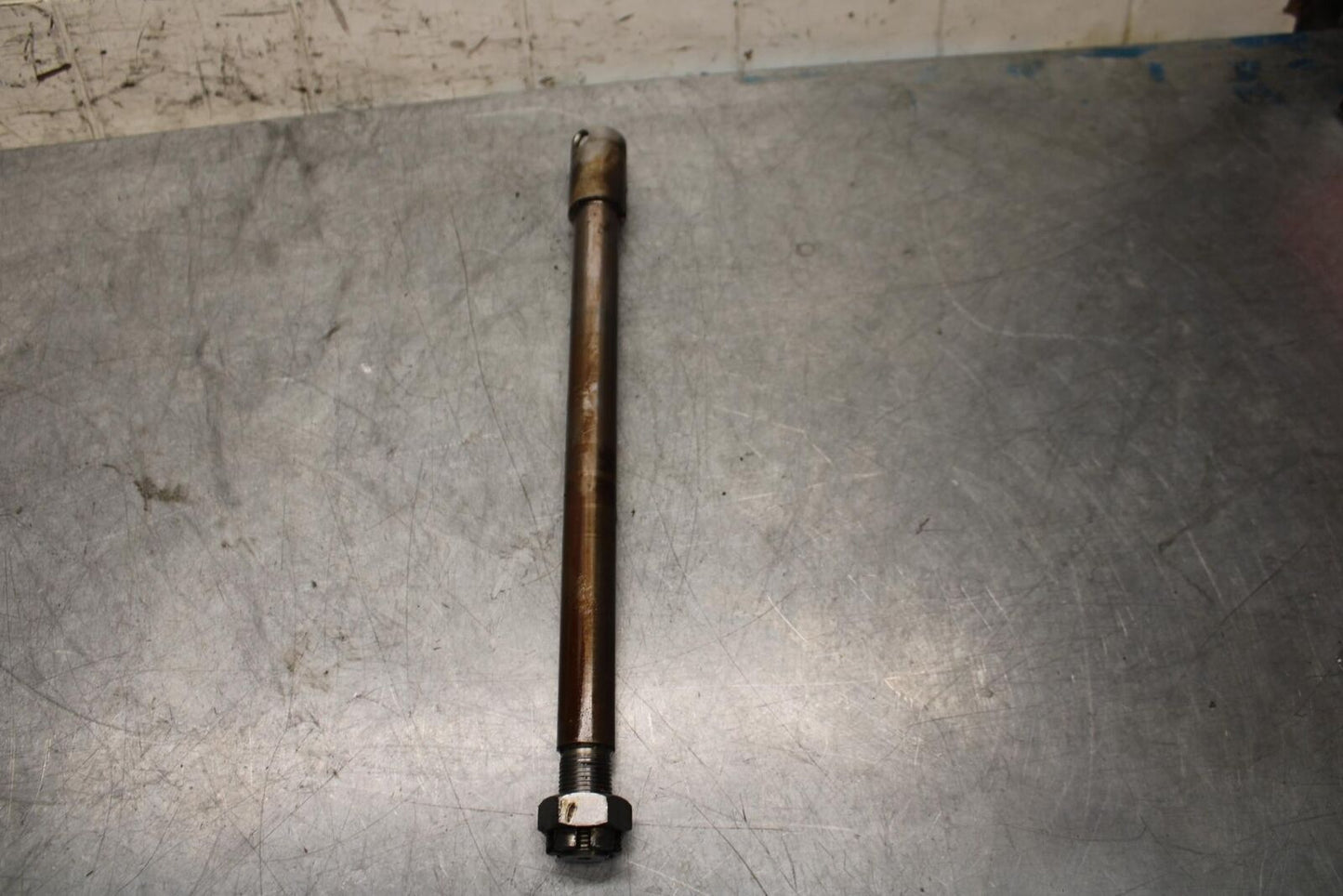1977 Yamaha XS750 REAR AXLE BACK WHEEL RIM PIVOT BOLT AXEL 1J7-25381-00-00 BB554