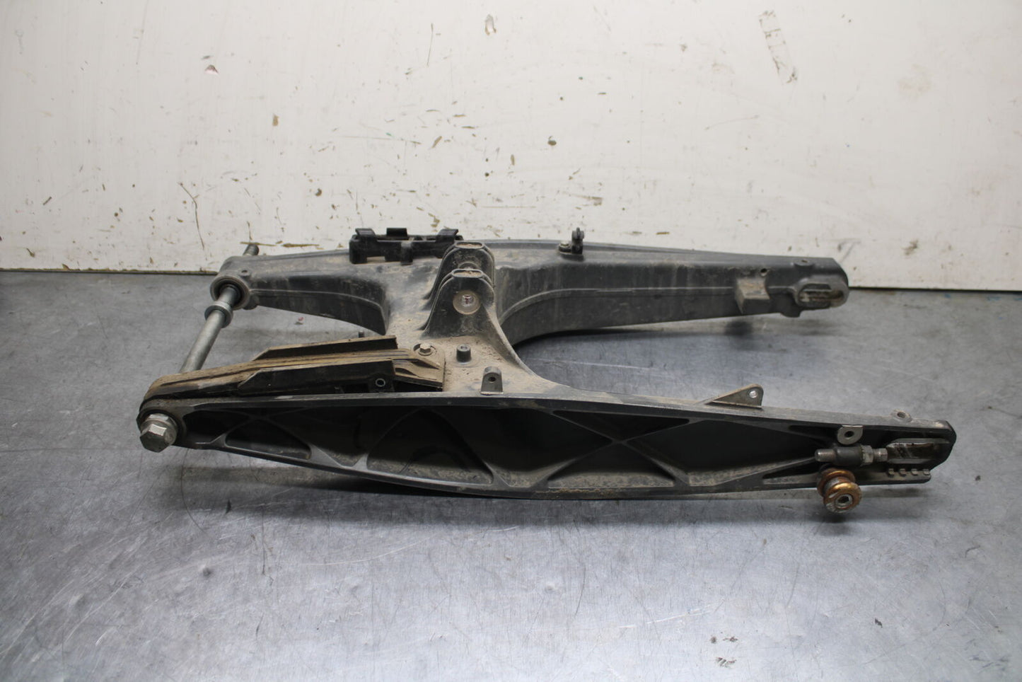 13-16 KTM 390 DUKE REAR SWINGARM BACK SUSPENSION SWING ARM BB748