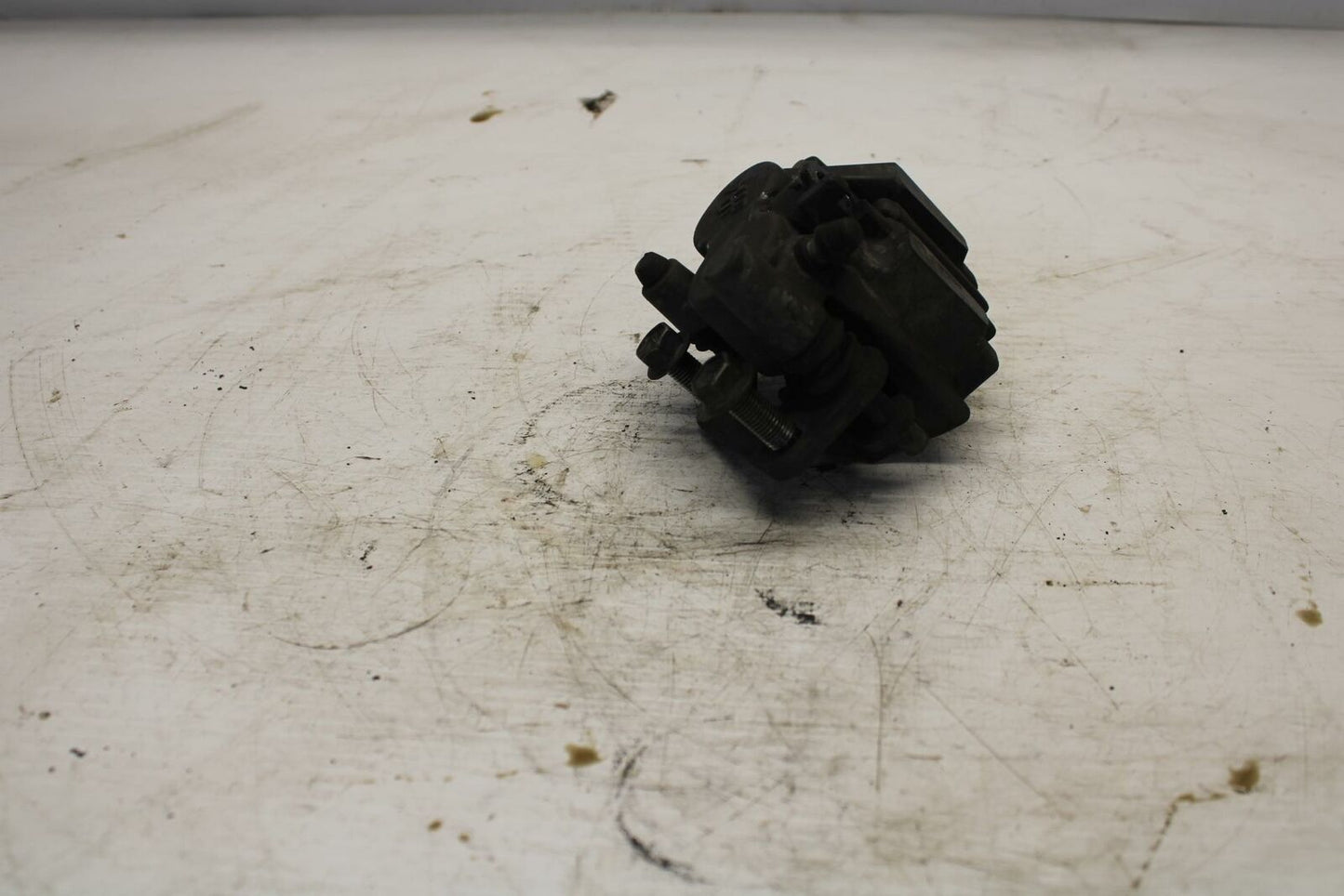 04-09 SUZUKI GS500F FRONT BRAKE CALIPER BB261