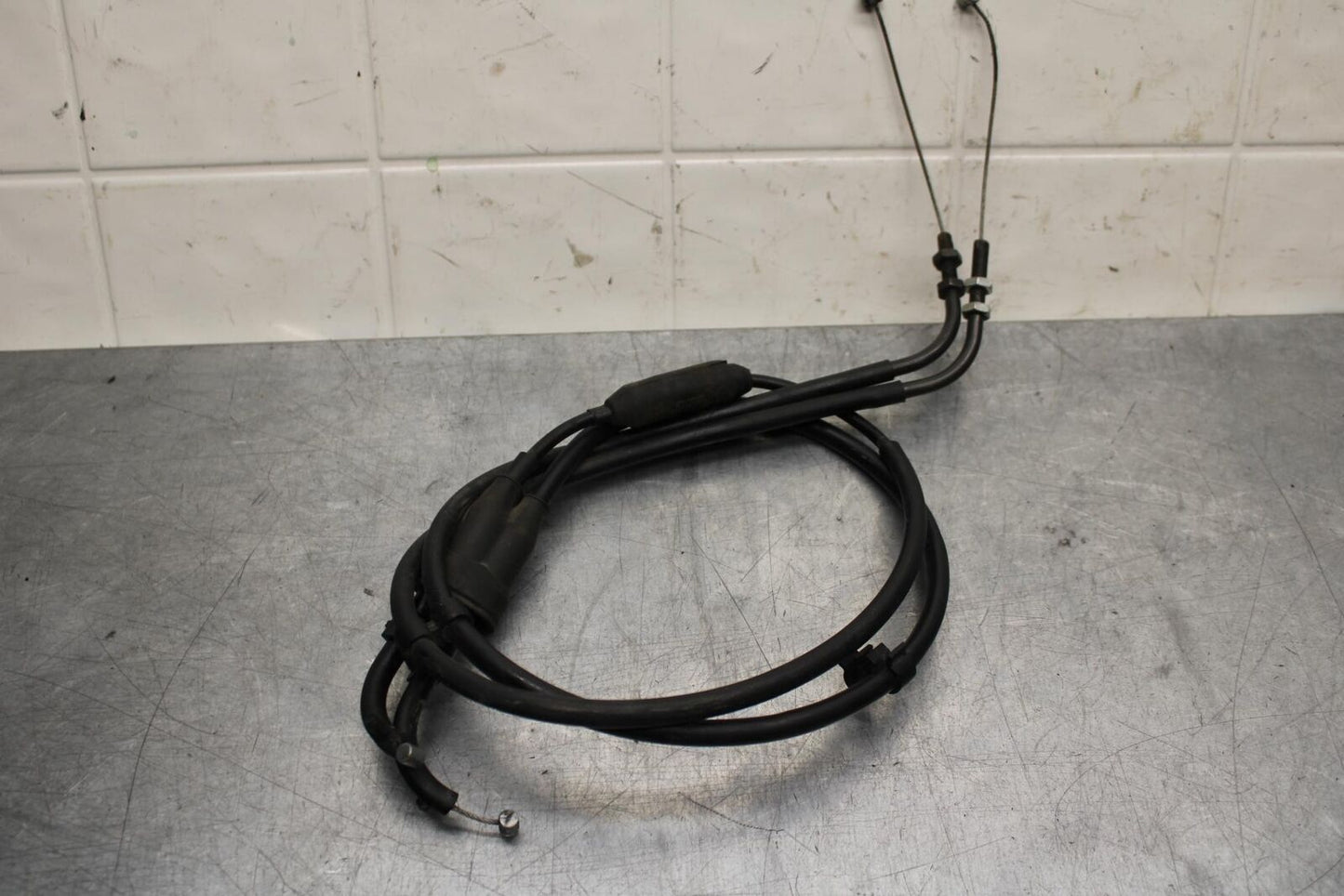 2012 Triumph Daytona 675R THROTTLE CABLES LINES BB589
