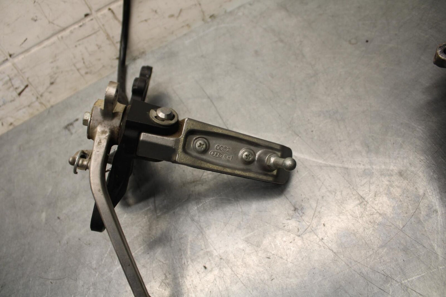 2012 Kawasaki Ninja ZX14R ZX1400E RIGHT REARSET REAR SET DRIVER FOOT PEG REST BB