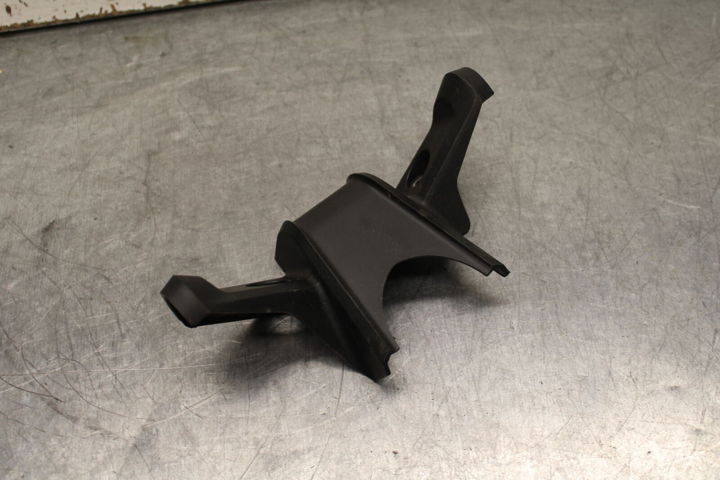 17-24 KTM 390 DUKE UPPER FAIRING GAUGES STAY BRACKET COVER BB734