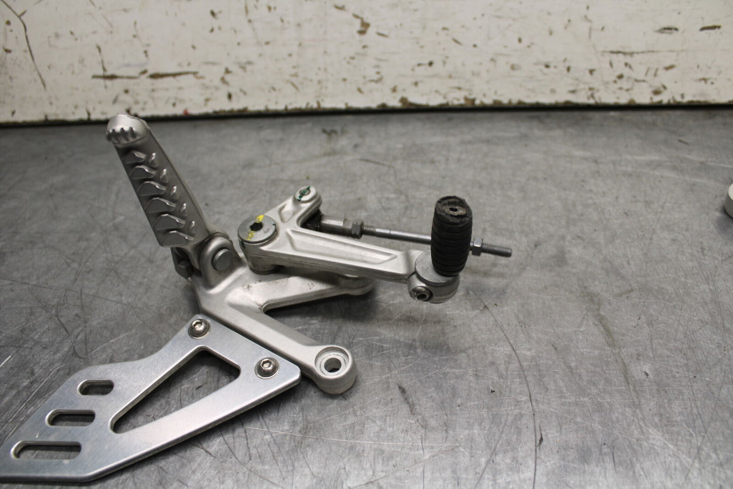 15-19 APRILIA RSV4 RF LEFT REARSET REAR SET DRIVER FOOT PEG REST STOP BB611