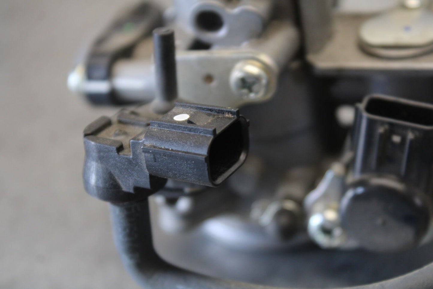 18-23 KAWASAKI NINJA 400 MAIN FUEL INJECTORS / THROTTLE BODIES BB679