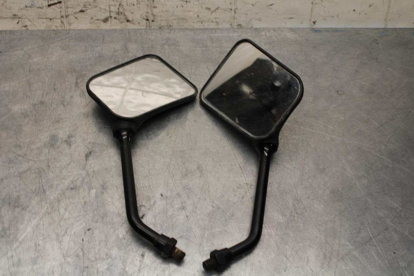 75 SUZUKI GT 550 UPPER FAIRING MIRROR BB67