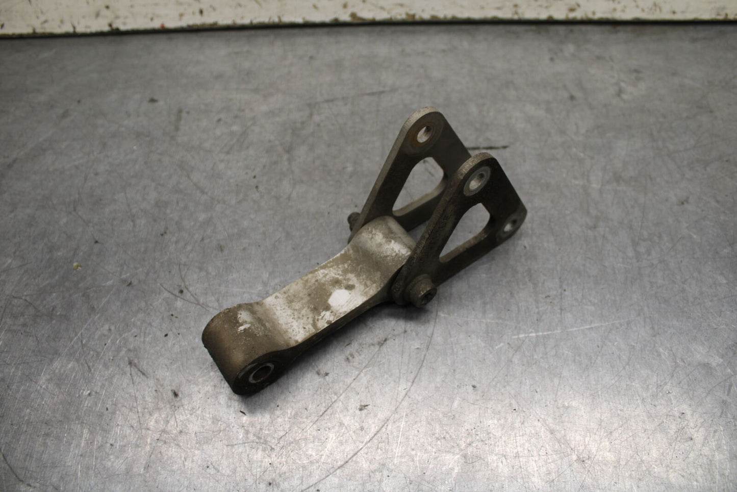 03-04 TRIUMPH DAYTONA 600 REAR DOGBONE SHOCK LINKAGE LINK BB745