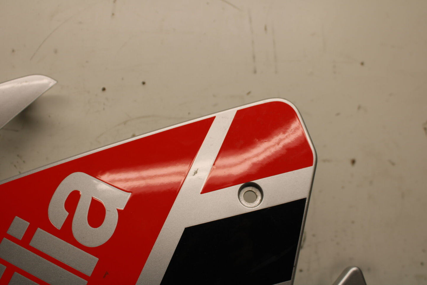 15-19 APRILIA RSV4 RF LEFT MID UPPER SIDE FAIRING COWL PLASTIC BB611