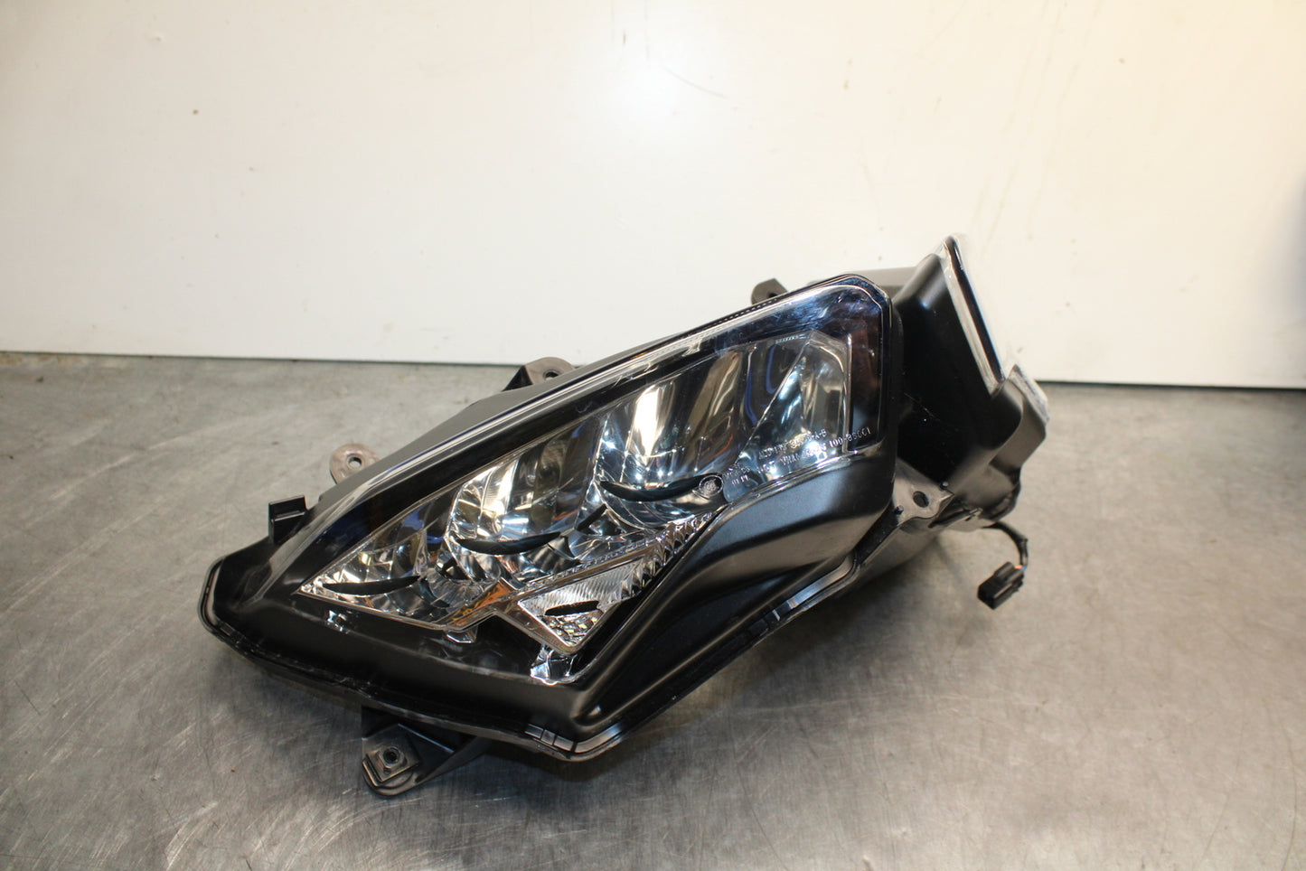 19-23 KAWASAKI NINJA ZX6R FRONT HEADLIGHT HEAD LIGHT LAMP BB749