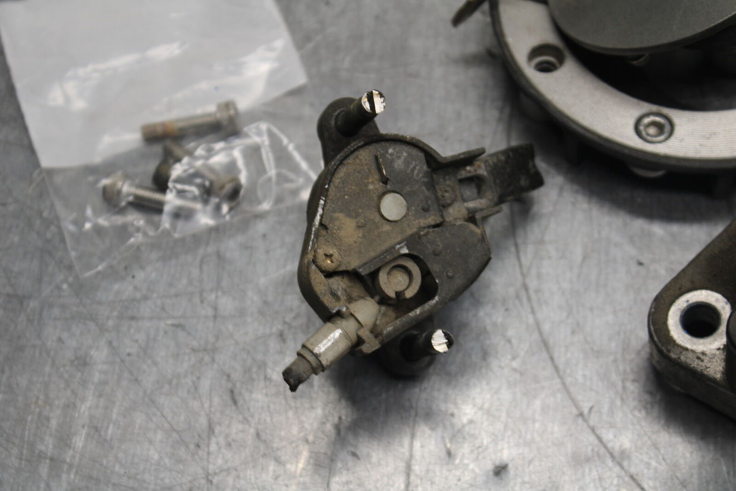 96-07 YAMAHA YZF600R IGNITION LOCK KEY SET W/ GAS CAP AND SEAT LOCK BB746