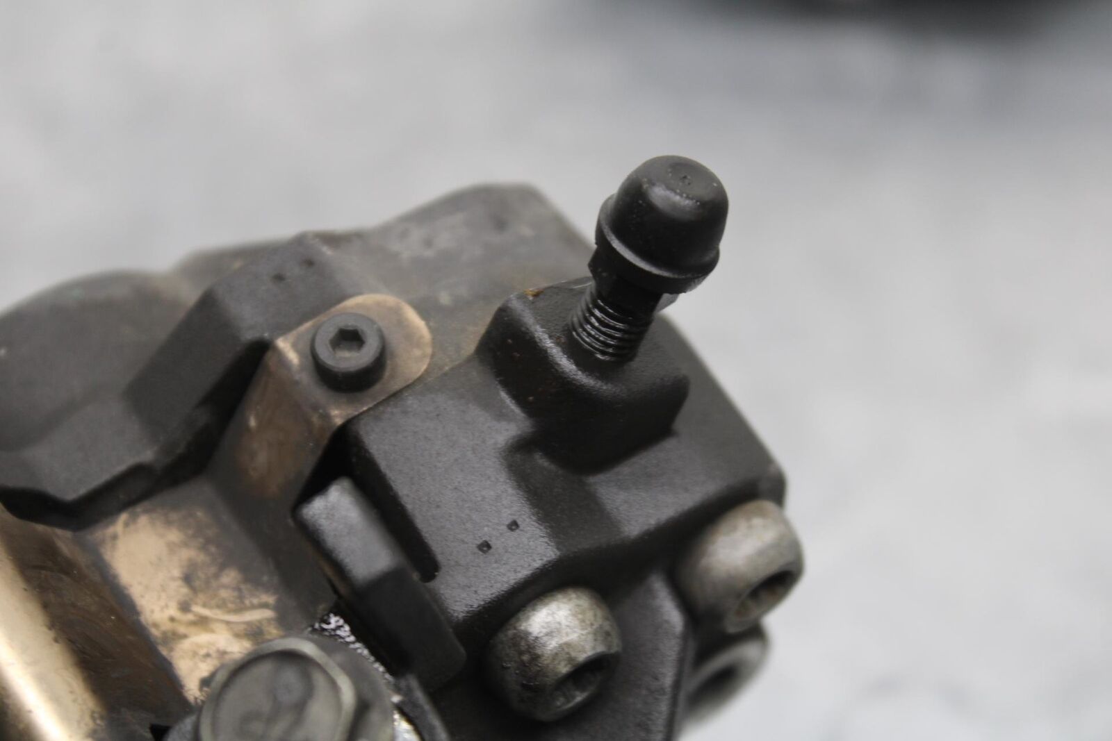 01-03 SUZUKI GSXR600 RIGHT LEFT FRONT BRAKE CALIPER SET PAIR CALIPERS BB633