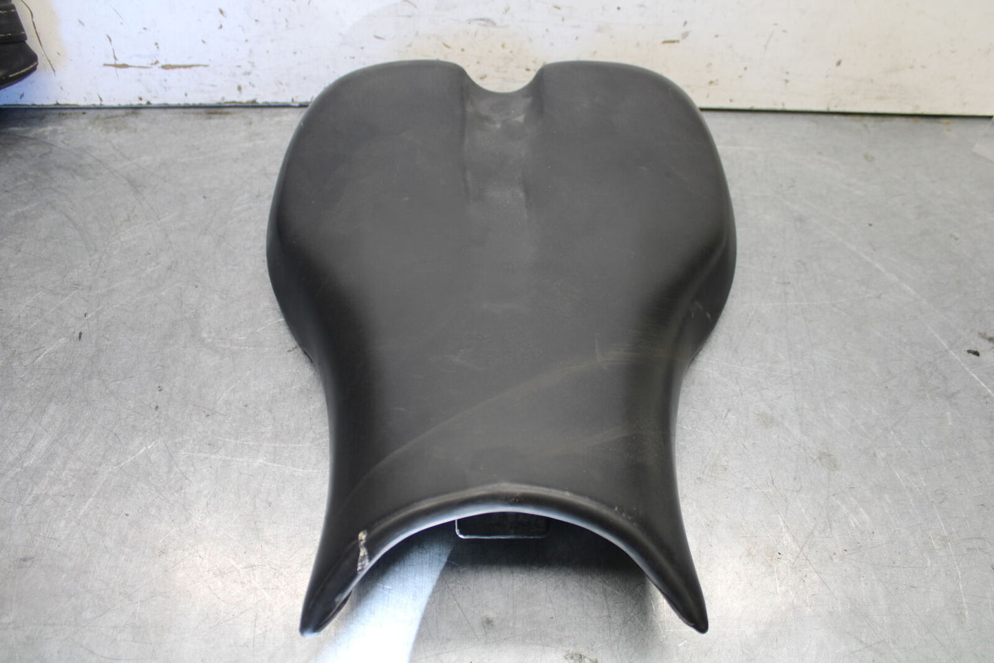 07-08 TRIUMPH DAYTONA 675 FRONT DRIVERS SEAT PAD SADDLE PILLION T2306512 BB685