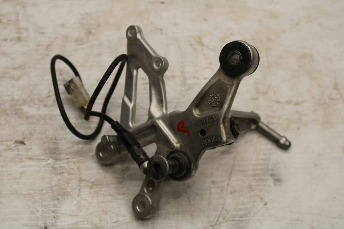10-11 APRILIA RSV4 RIGHT REARSET REAR SET DRIVER FOOT PEG REST STOP BB268