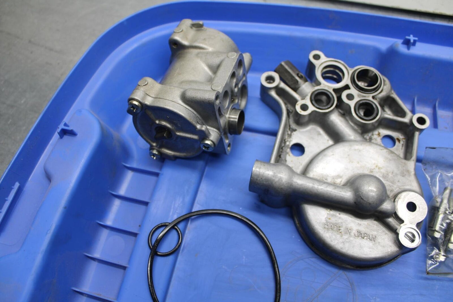 1985 Kawasaki Ninja 900R ZX900A ENGINE MOTOR OIL PUMP AND PARTS LOT BB84