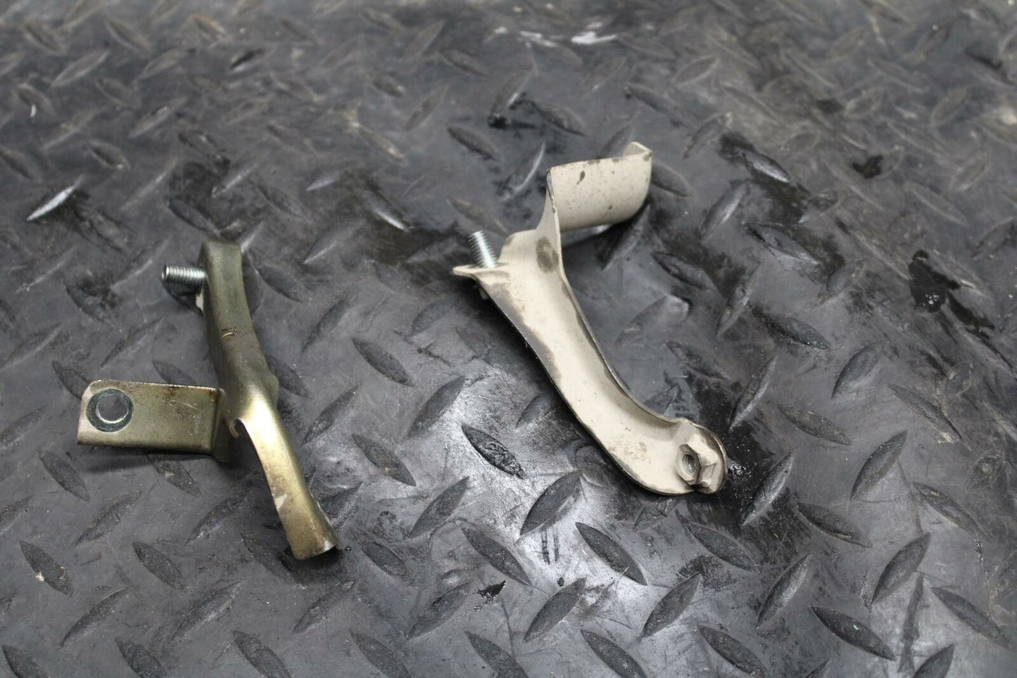 98 HONDA CBR600F3 LOWER FAIRING STAY BRACKET BB201