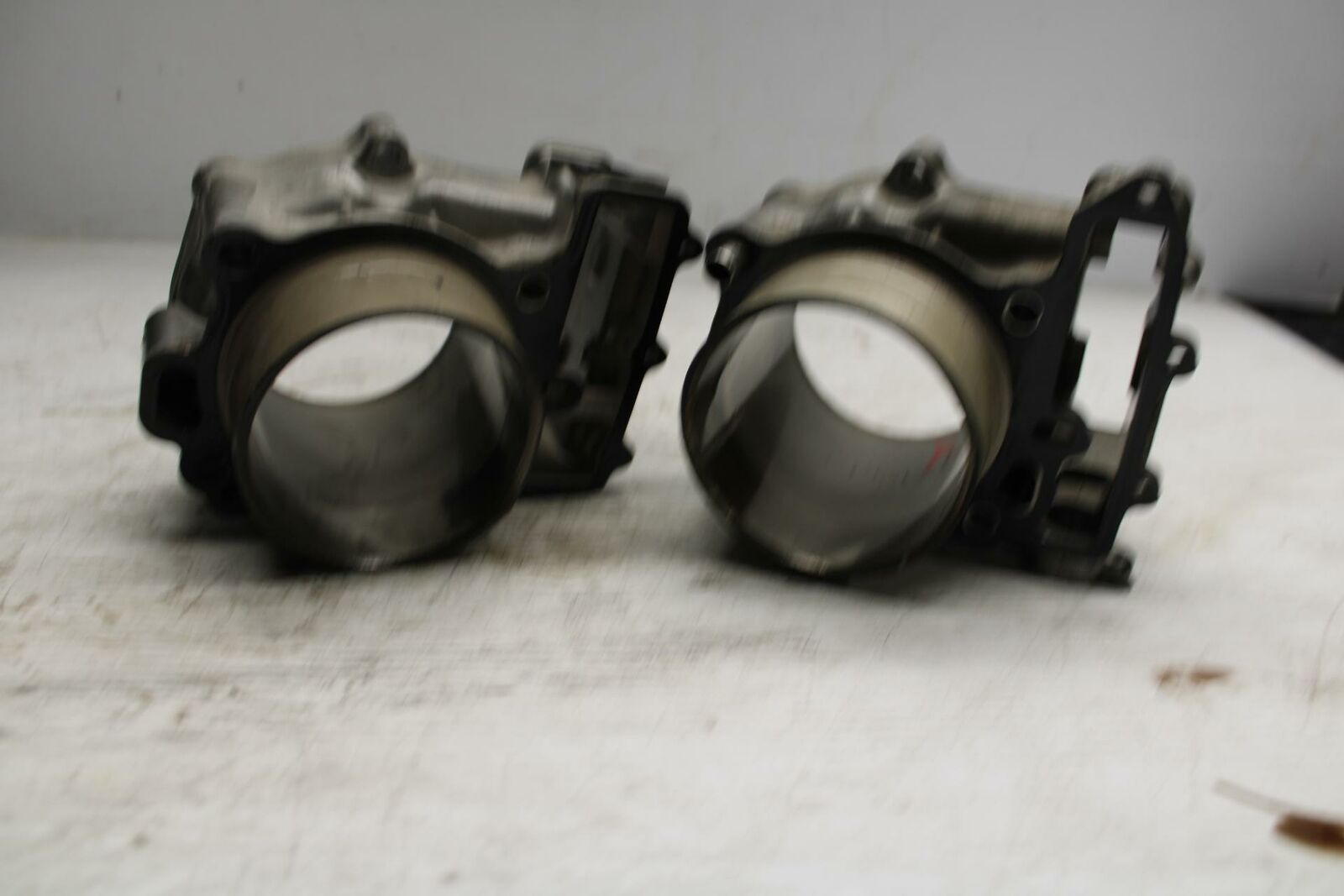 03-05 SUZUKI SV1000 ENGINE MOTOR PISTON CYLINDERS BLOCK JUG BB296