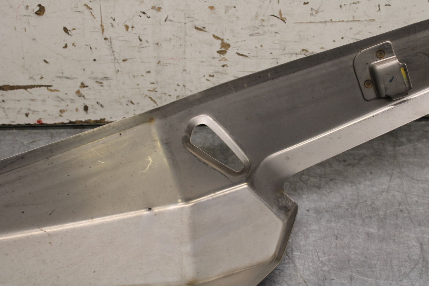 19-22 KAWASAKI Z400 REAR BACK MUFFLER EXHAUST PIPE COVER HEAT SHIELD GUARD BB738