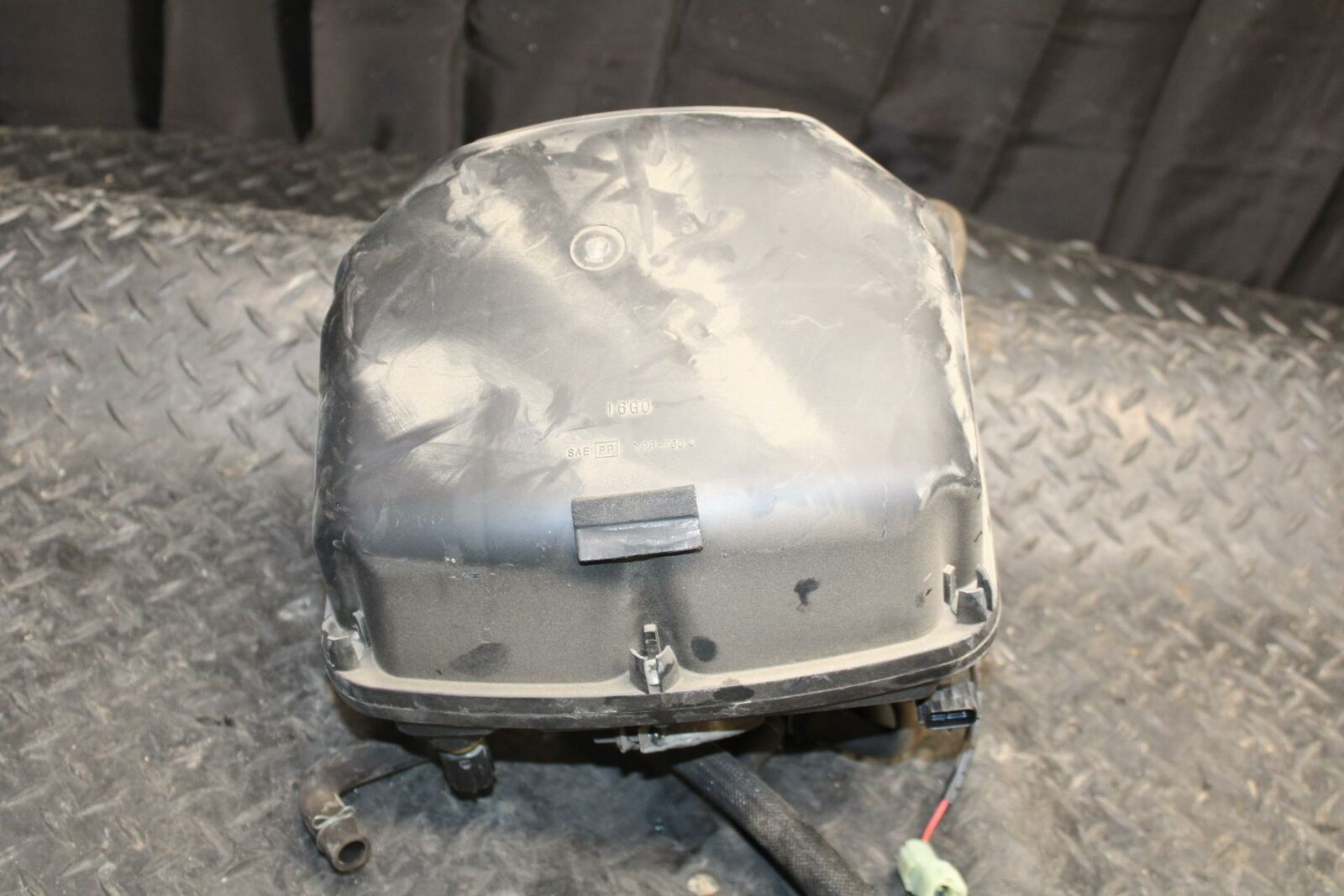 03 SUZUKI SV650S AIRBOX AIR INTAKE FILTER BOX BB219