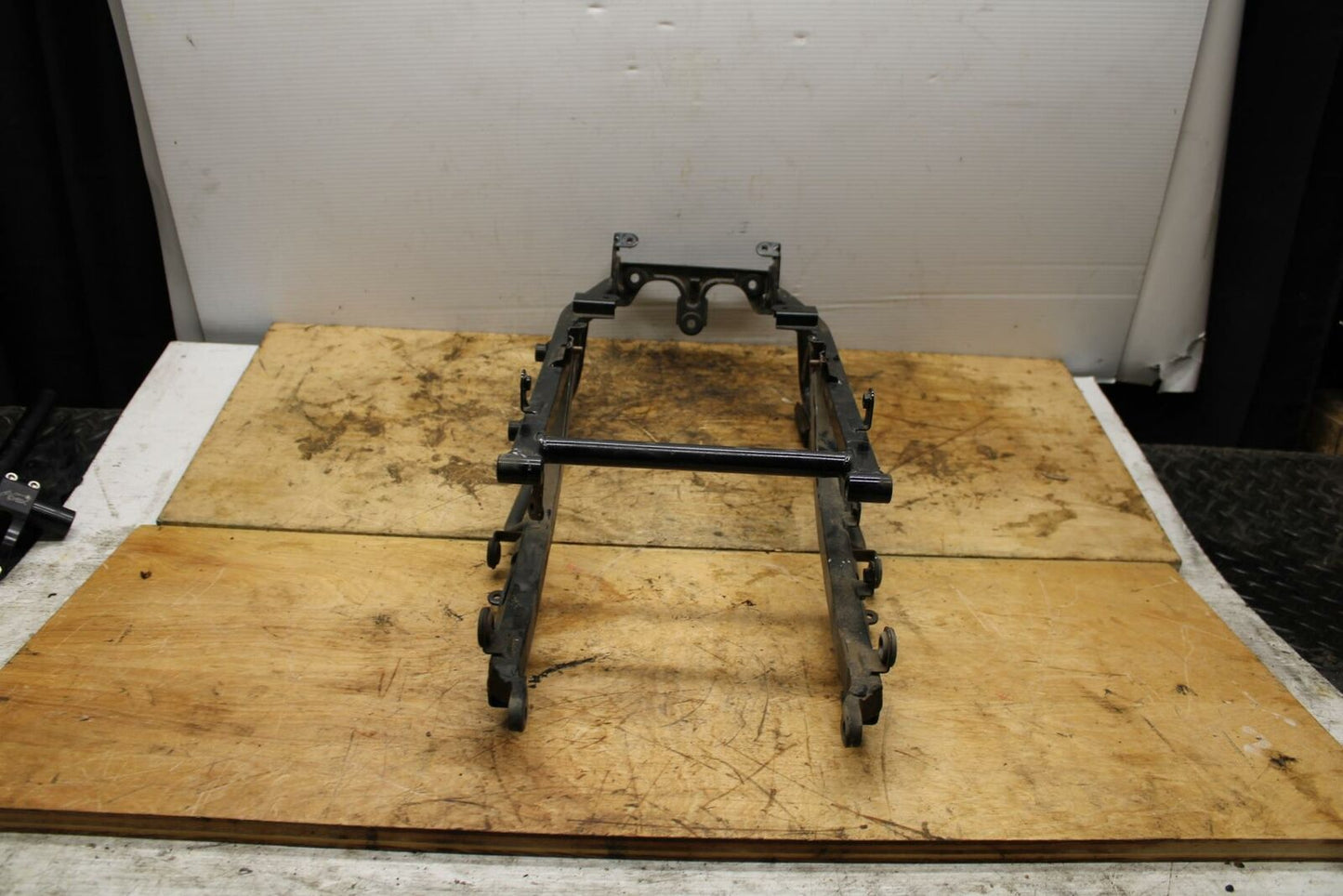 91-93 YAMAHA FZR1000 REAR SUBFRAME BACK SUB FRAME BB339
