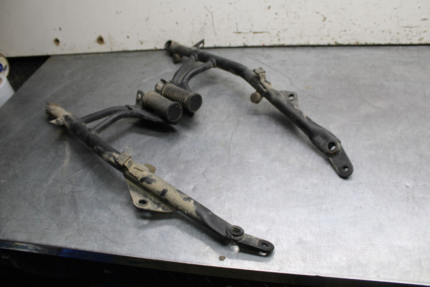 16-17 KAWASAKI VULCAN S 650 EN650 ABS REAR PASSENGER FOOT STEP PEG/ MOUNT BB731