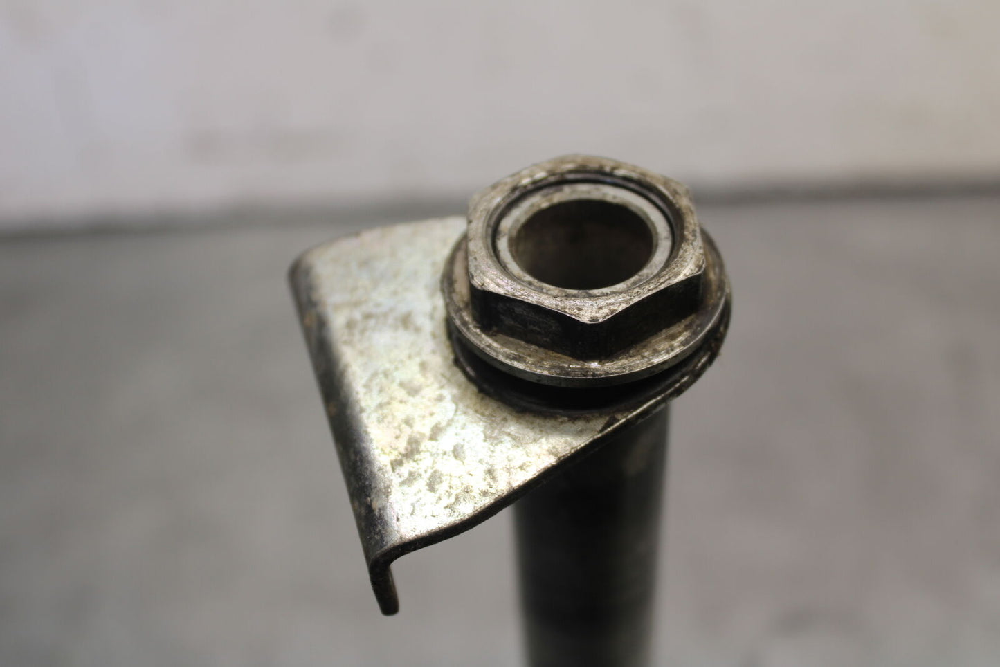 06-07 DUCATI MONSTER 695 REAR AXLE BACK WHEEL RIM PIVOT BOLT AXEL BB674