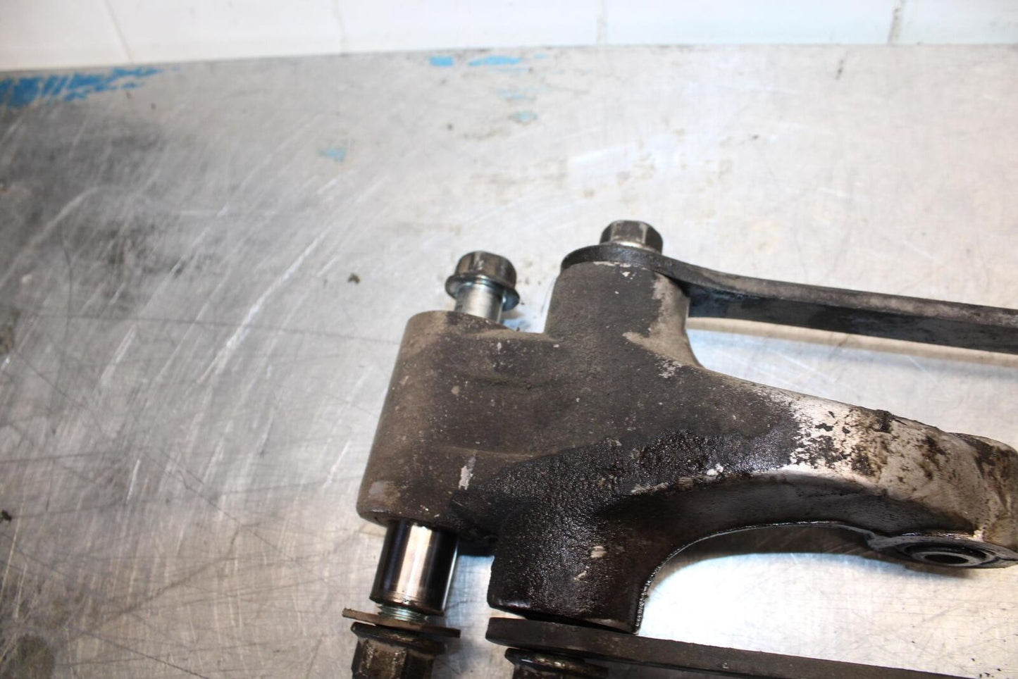 91-92 SUZUKI GSXR1100 GSXR 1100M REAR DOGBONE SHOCK LINKAGE LINK BB435
