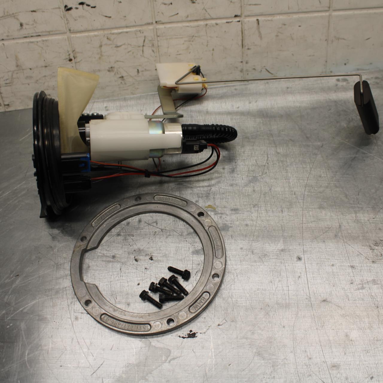 17-20 BMW S1000R FUEL PUMP GAS PETROL SENDER UNIT BB488