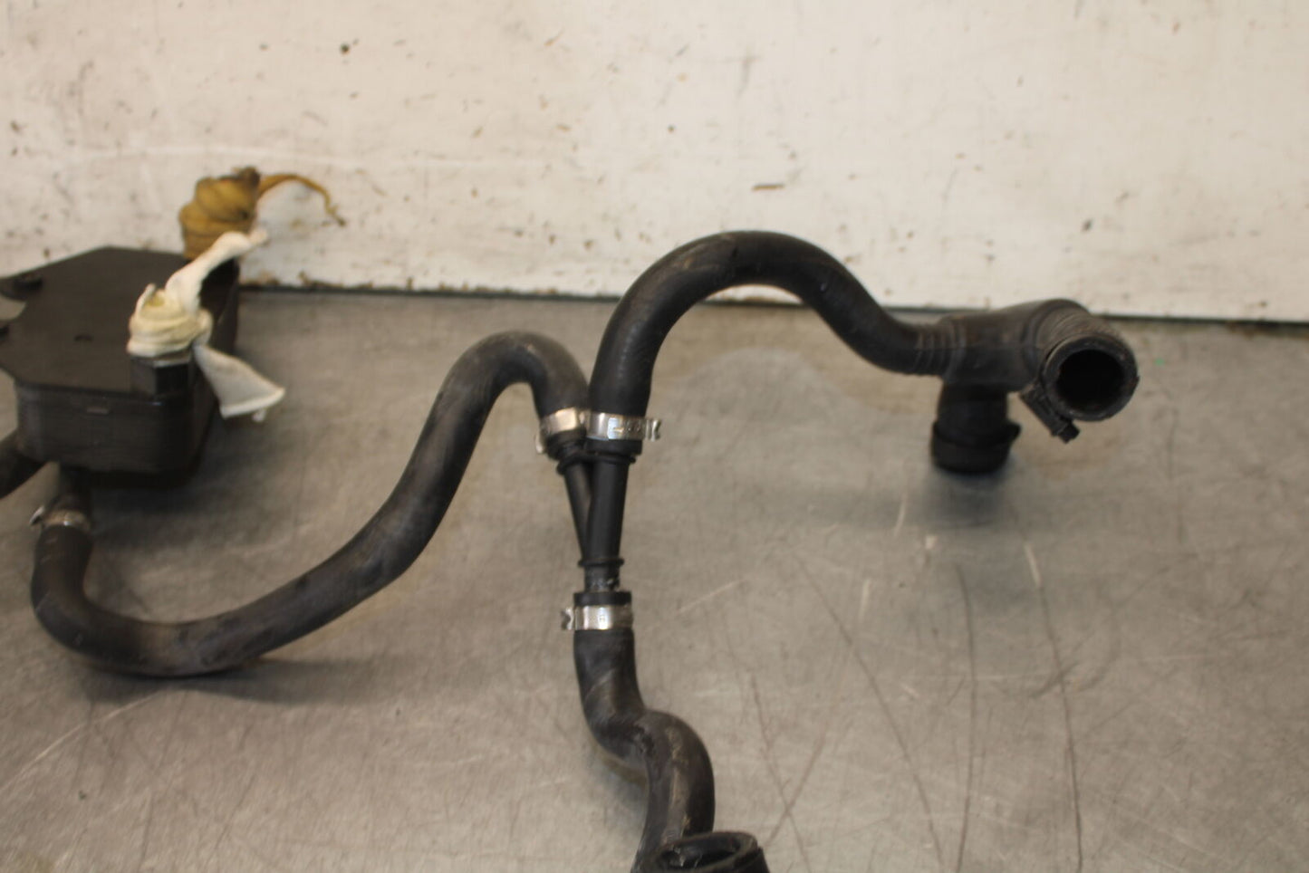 12-13 DUCATI STREETFIGHTER 848 RADIATOR HOSES ENGINE COOLANT WATER PIPES BB705