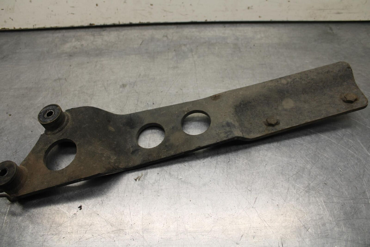 97-03 HONDA SHADOW ACE 750 VT750C MUFFLER EXHAUST PIPE BRACKET MOUNT BB618
