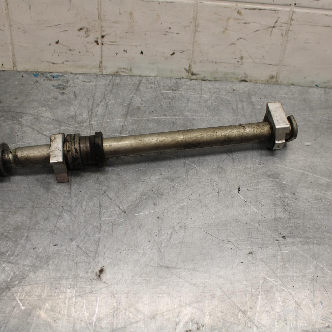 17-21 TRIUMPH STREET TRIPPLE R REAR AXLE BACK WHEEL RIM PIVOT BOLT AXEL bb452