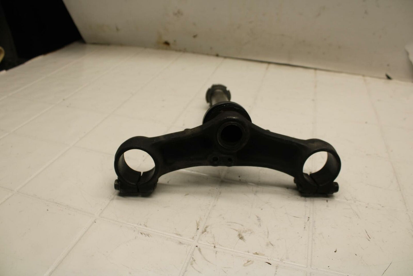 04-05 SUZUKI KATANA 600 FRONT FORKS CLAMP LOWER TRIPLE TREE STEM BB09