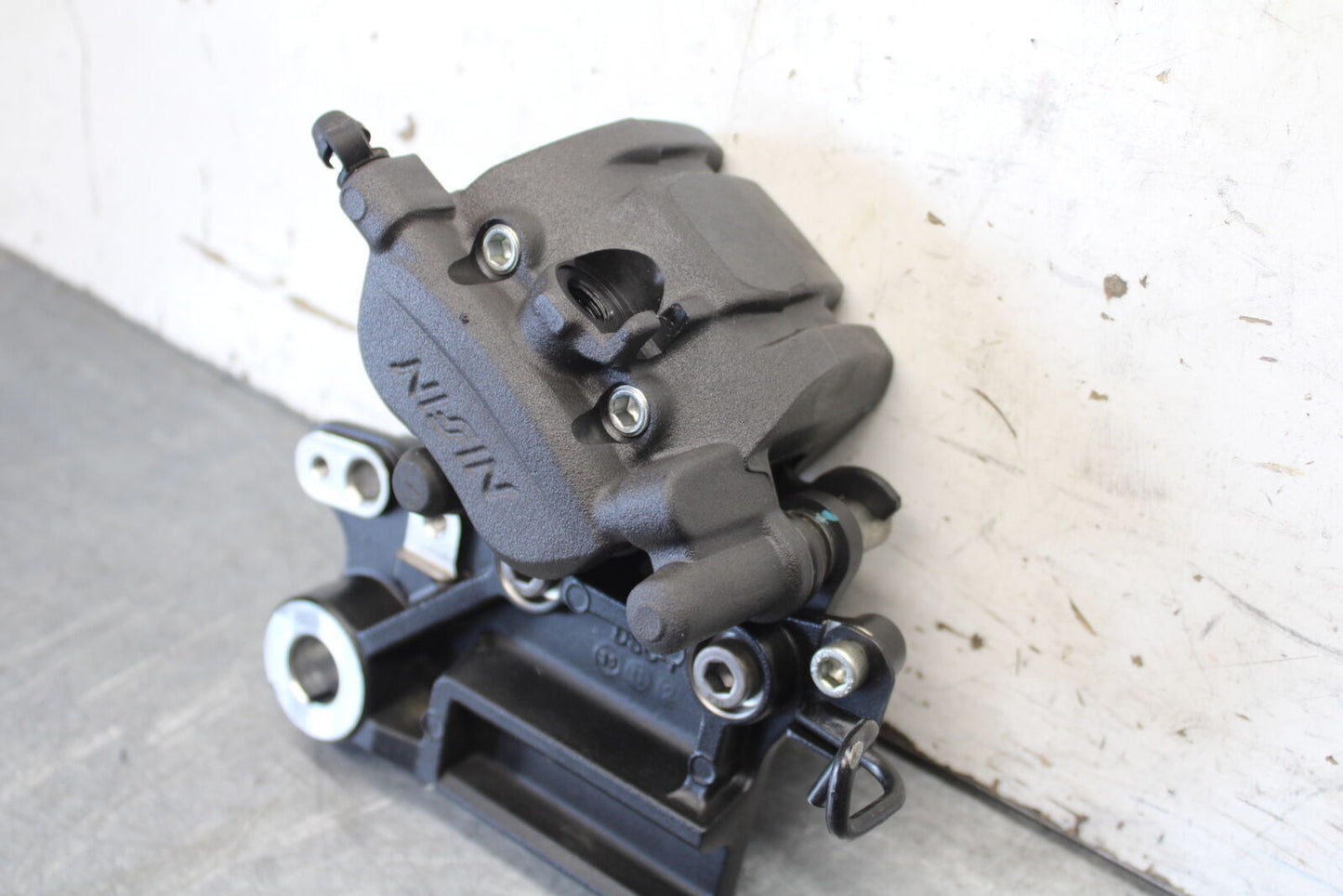 18-23 KAWASAKI NINJA 400 REAR BACK BRAKE CALIPER W MOUNT BRACKET BB679
