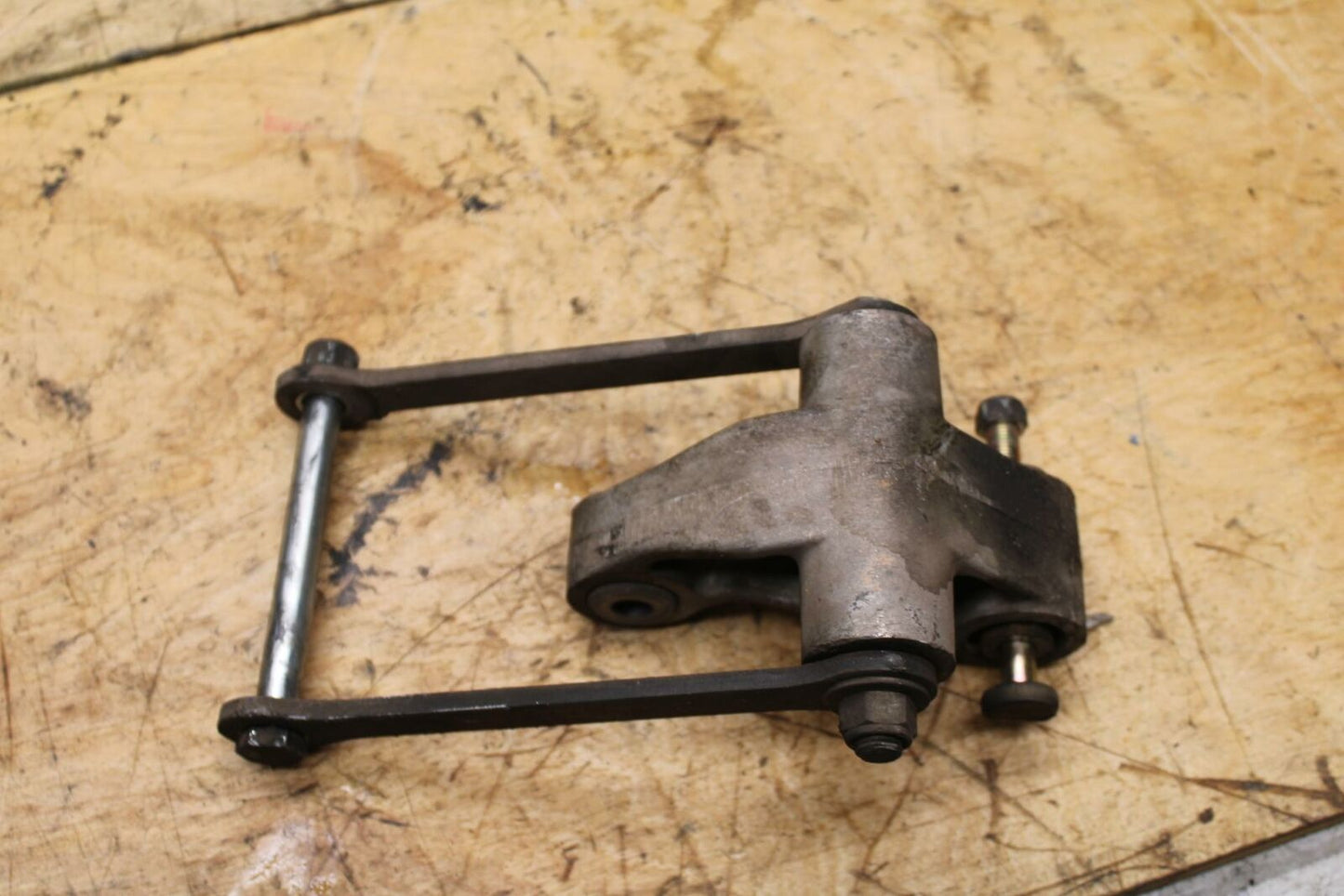 91-93 YAMAHA FZR1000 REAR DOGBONE SHOCK LINKAGE LINK BB339