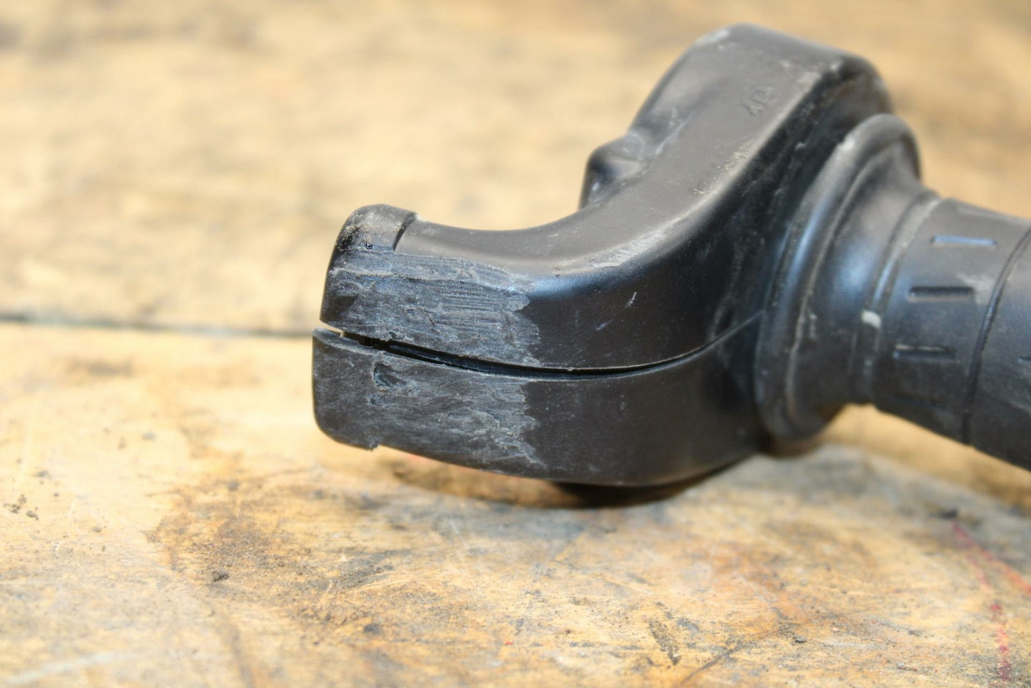 13-18 KAWASAKI NINJA ZX6R THROTTLE CABLE LINE HOUSING GUIDE BB342