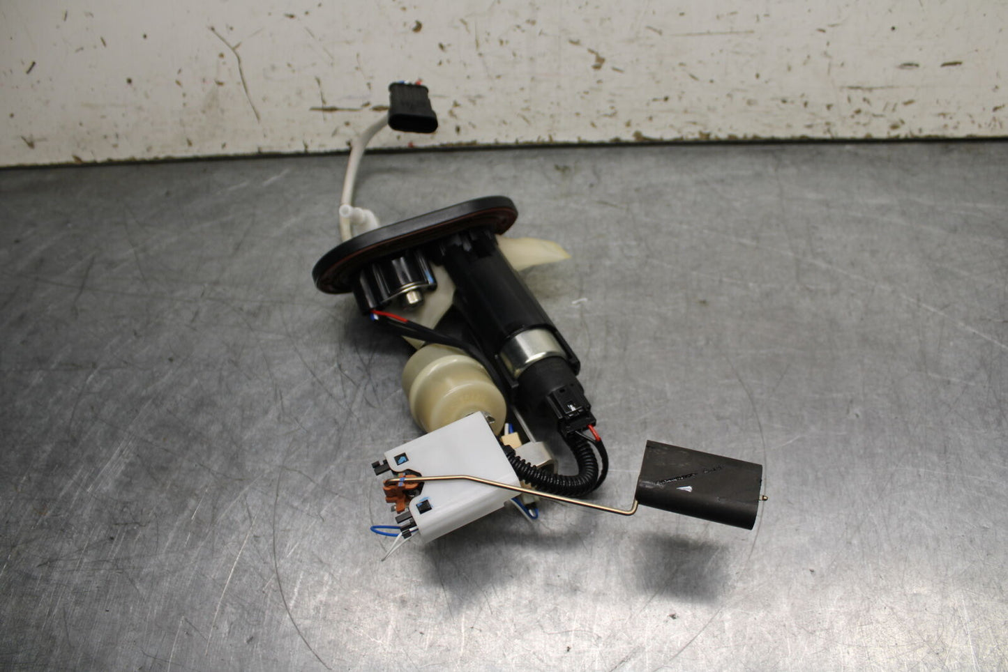 21-24 APRILIA TUONO 660 FACTORY FUEL PUMP GAS PETROL SENDER UNIT BB733