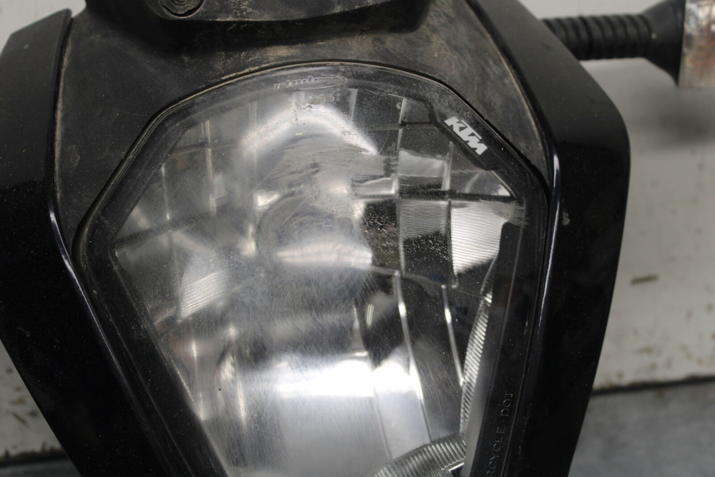 13-16 KTM 390 DUKE FRONT HEADLIGHT HEAD LIGHT LAMP BB748