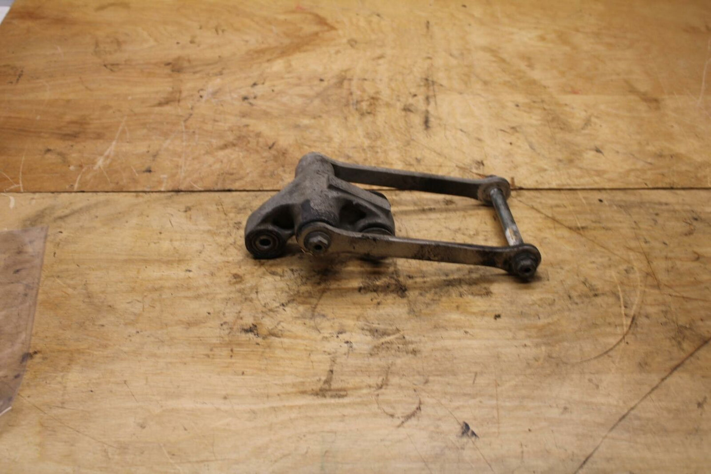04-05 SUZUKI GSXR600 REAR DOGBONE SHOCK LINKAGE LINK BB329