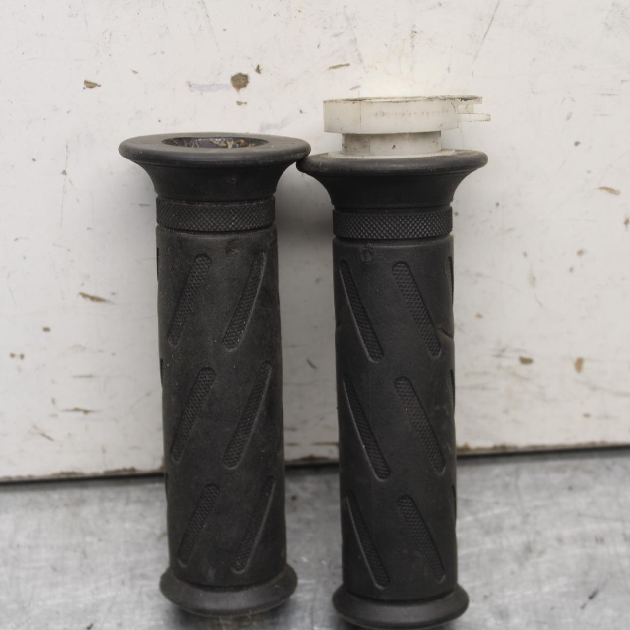 01-03 SUZUKI GSXR600 RIGHT THROTTLE GRIP BB639