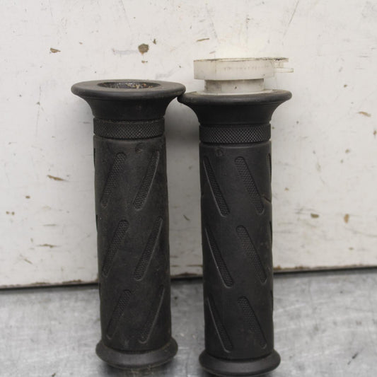01-03 SUZUKI GSXR600 RIGHT THROTTLE GRIP BB639
