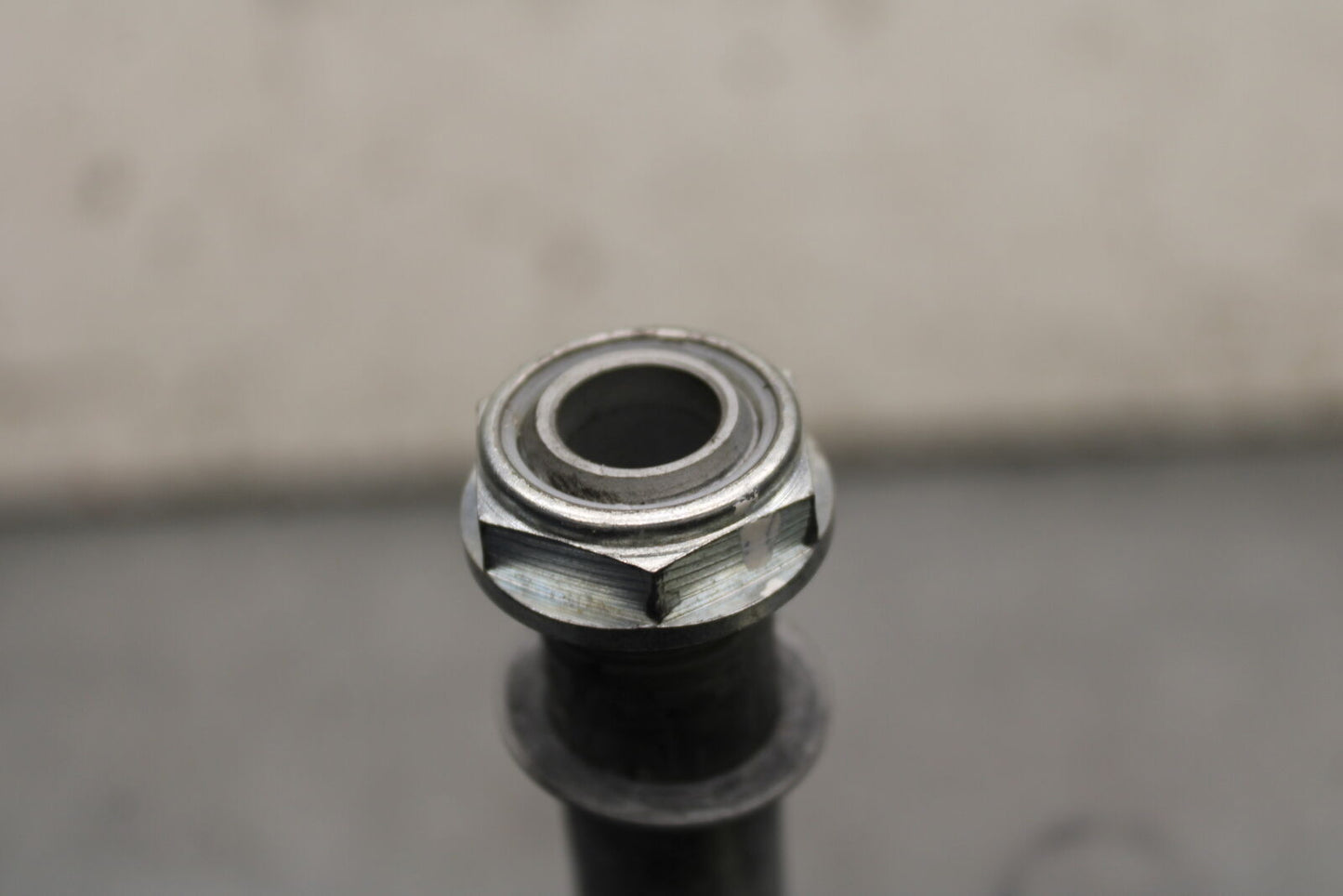 21-24 APRILIA TUONO 660 FACTORY REAR AXLE BACK WHEEL RIM PIVOT BOLT AXEL BB733